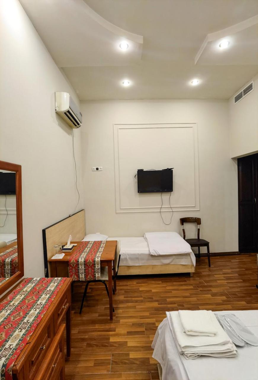 New Bella Hotel Γιερεβάν Δωμάτιο φωτογραφία