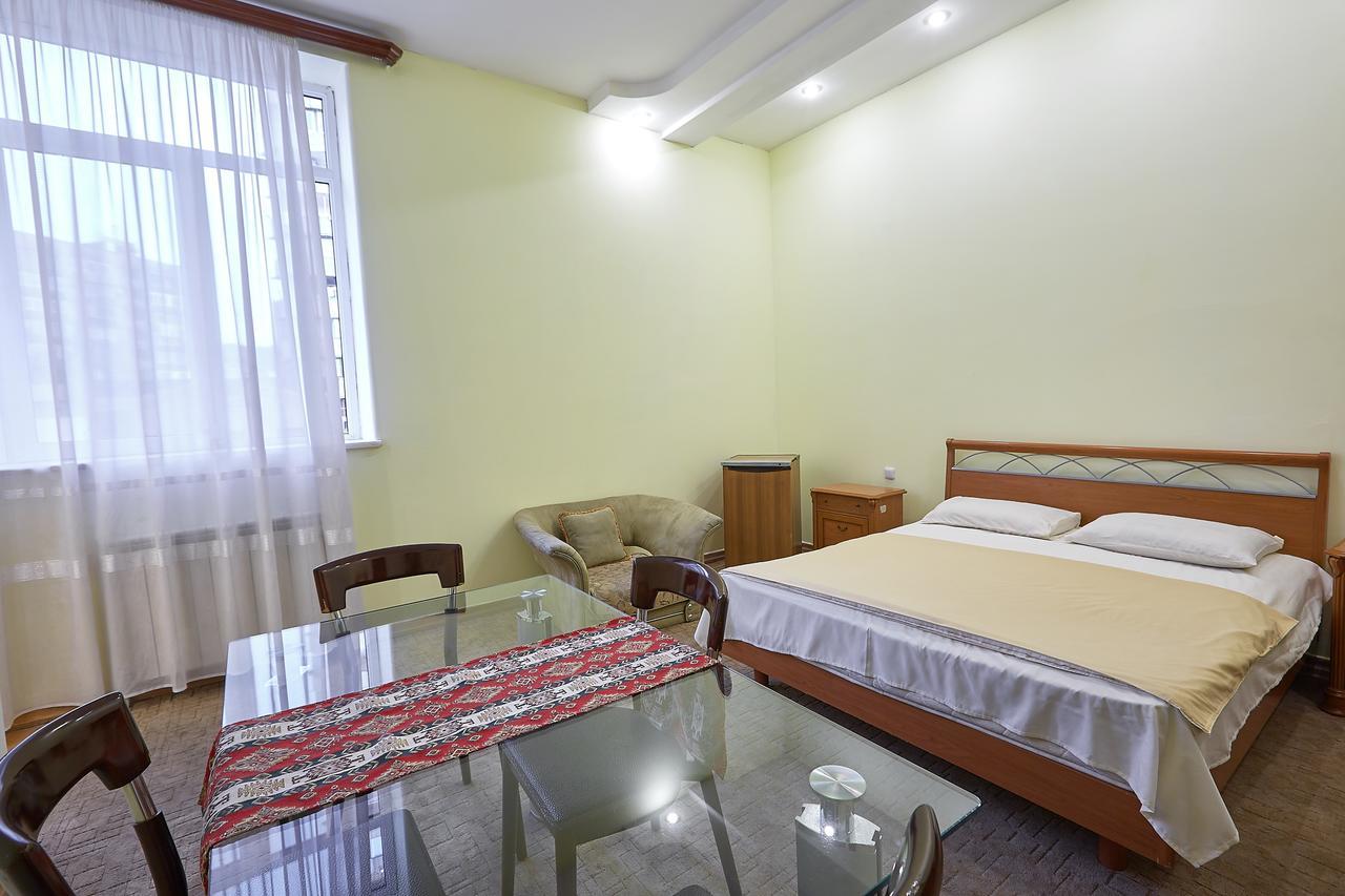 New Bella Hotel Γιερεβάν Εξωτερικό φωτογραφία